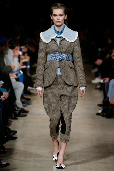 Look 26